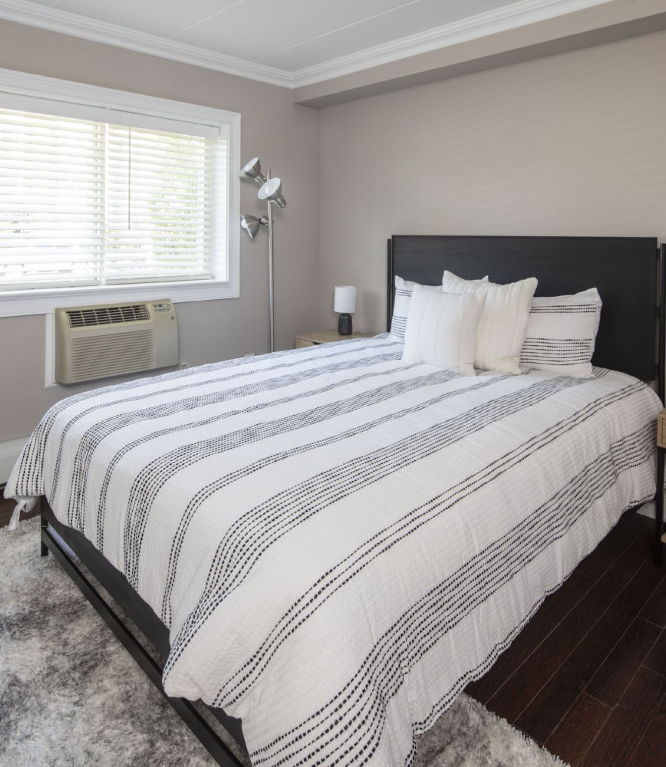 Uptown 550 Midrise spacious kitchen with custom cabinetry and stainless steel appliances