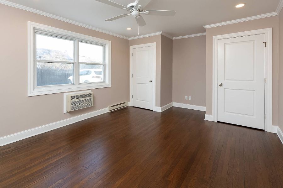 Regency Manor Large Modern White Walk In Closet