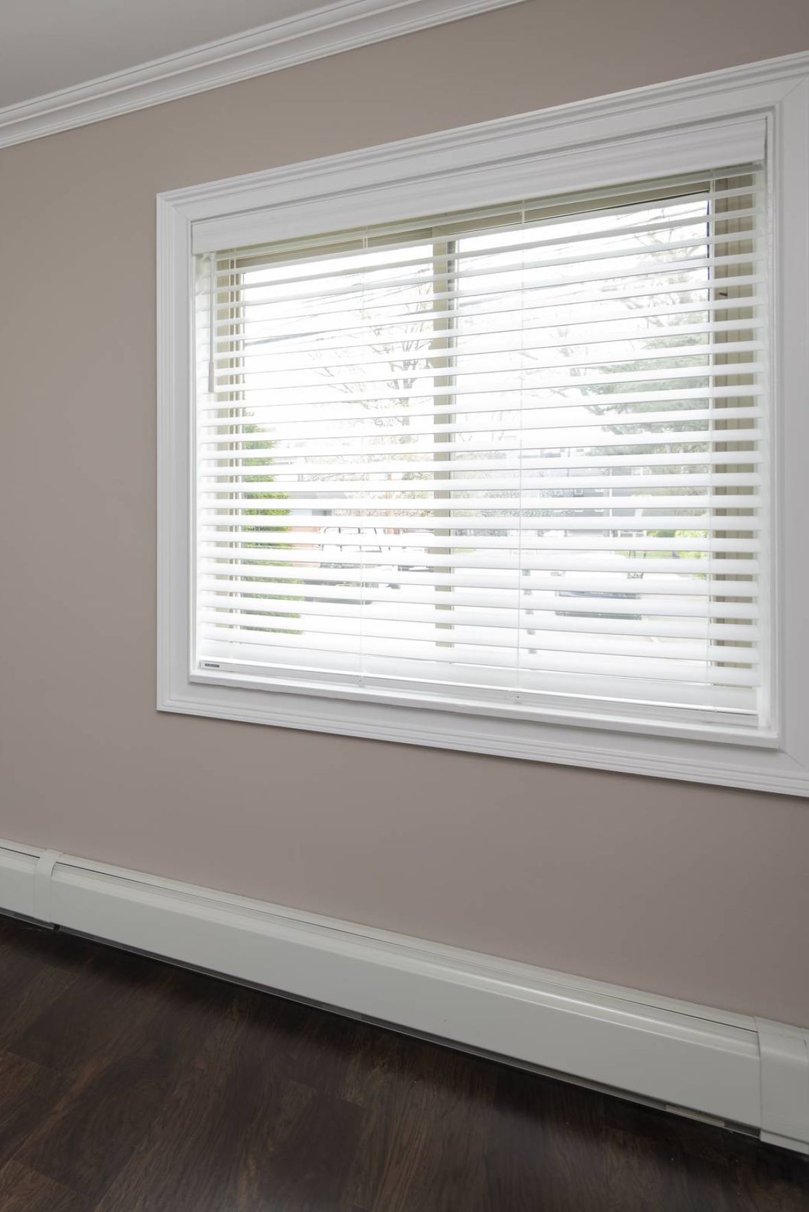 West Church Gardens Large White Airy Bathroom