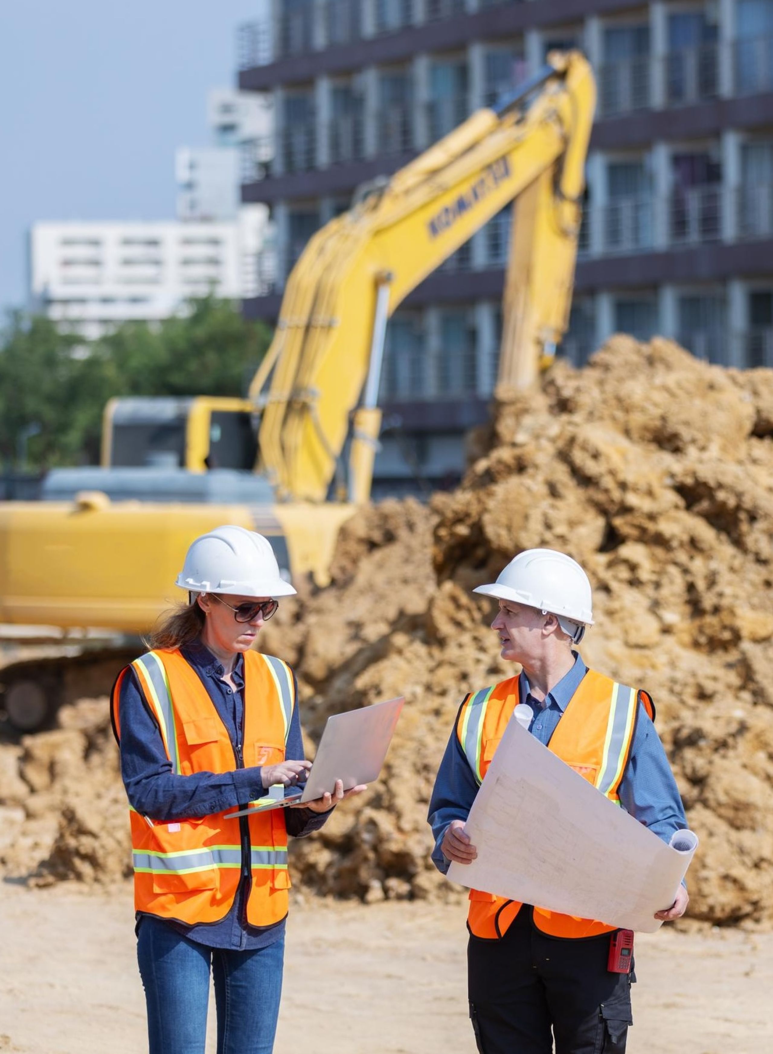 Ridgetop Outdoor contemporary swimming pool